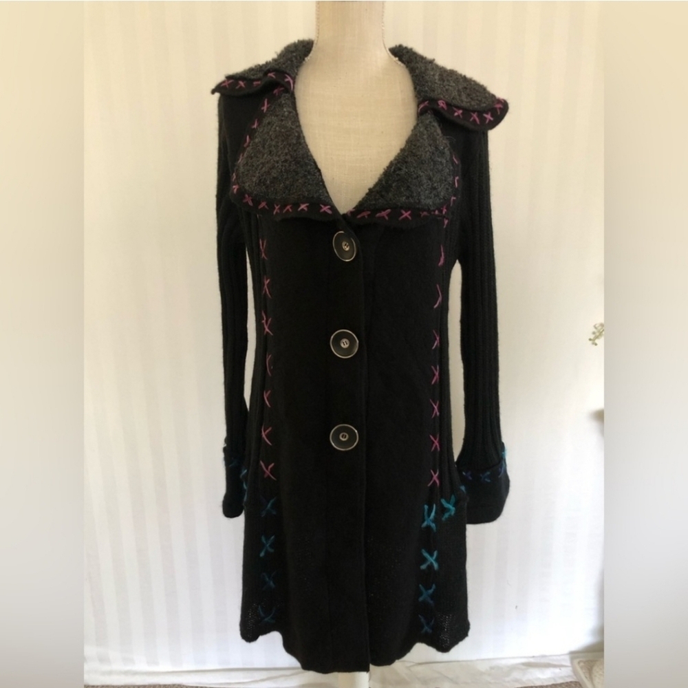 Milano fashion sweater long, black with rainbow thread accents size 22/24
